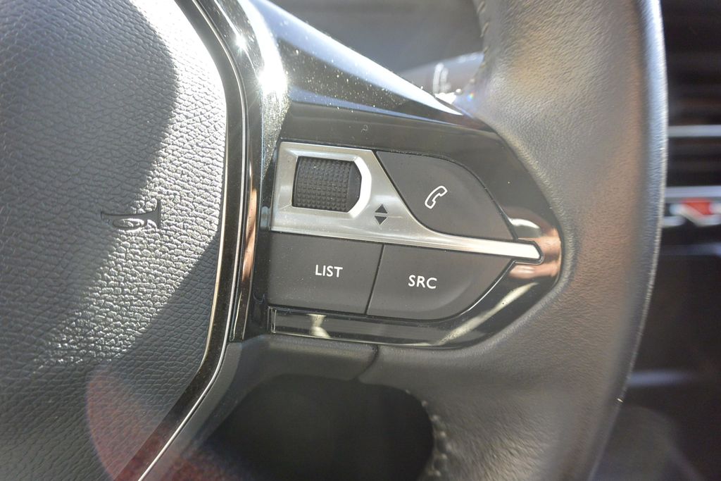 Peugeot 2008 1.2 PureTech 1.maj.ČR