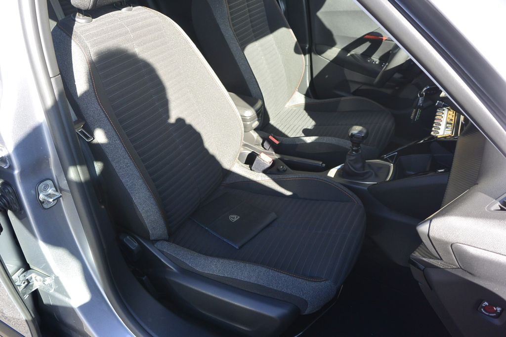 Peugeot 2008 1.2 PureTech 1.maj.ČR