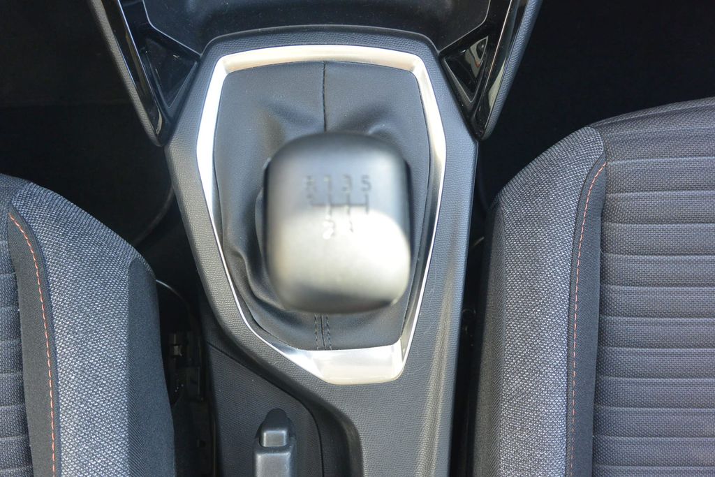 Peugeot 2008 1.2 PureTech 1.maj.ČR