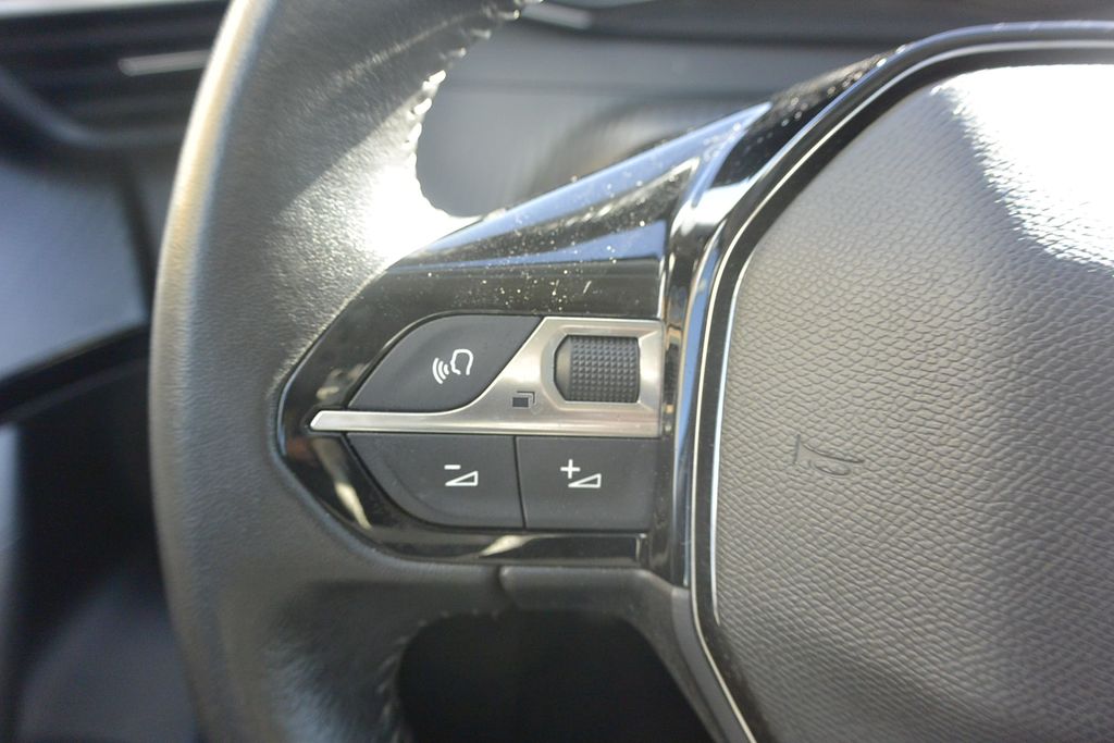 Peugeot 2008 1.2 PureTech 1.maj.ČR