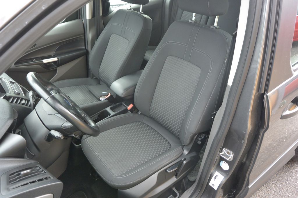 Ford Tourneo Connect 1.5TDCi 88kW LUXUS výbava i stav