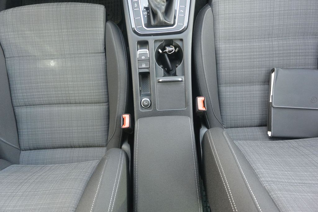 Volkswagen Passat 2.0TDi DSG * DPH *
