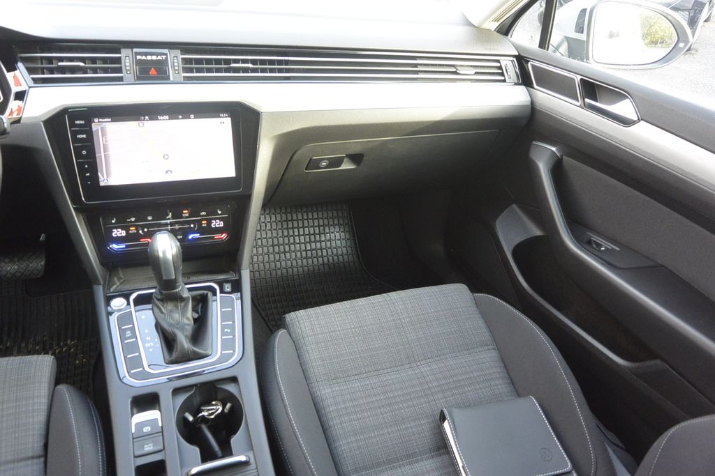 Volkswagen Passat 2.0TDi DSG * DPH *